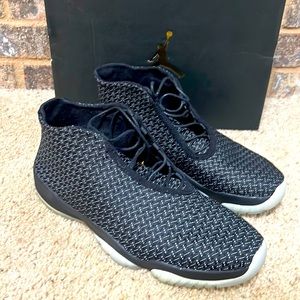 AIR JORDAN FUTURE PREMIUM GLOW (bottoms glow in dark)